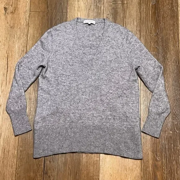 White + Warren Cashmere V Neck Sweater M Gray Side Slits Quite Luxury Minimalist - Picture 4 of 11